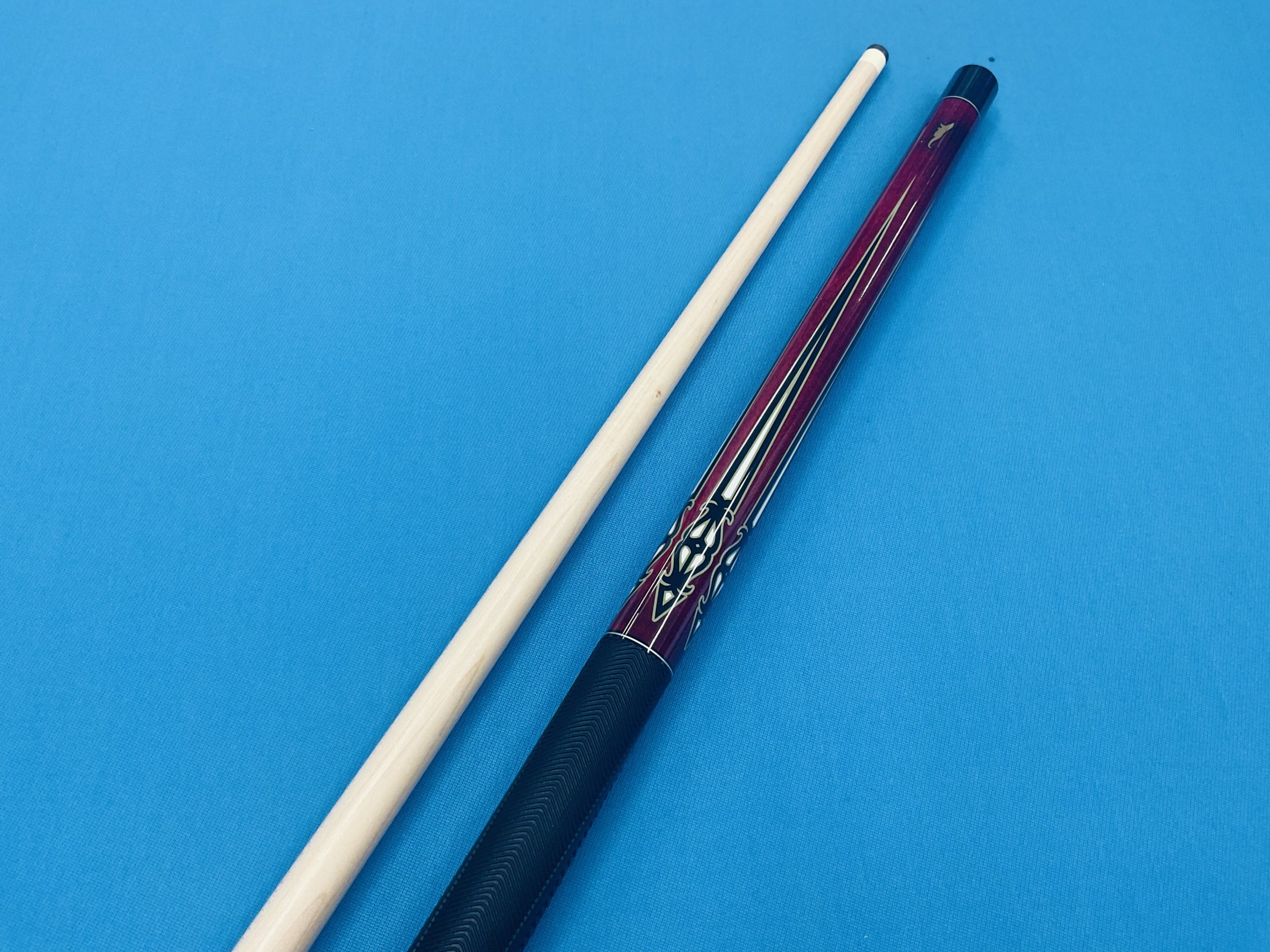 KOMODO CAROM CUE # 4 WITH 11.5 mm. tip & FACTORY INSTALLED SPORT GRIP ...