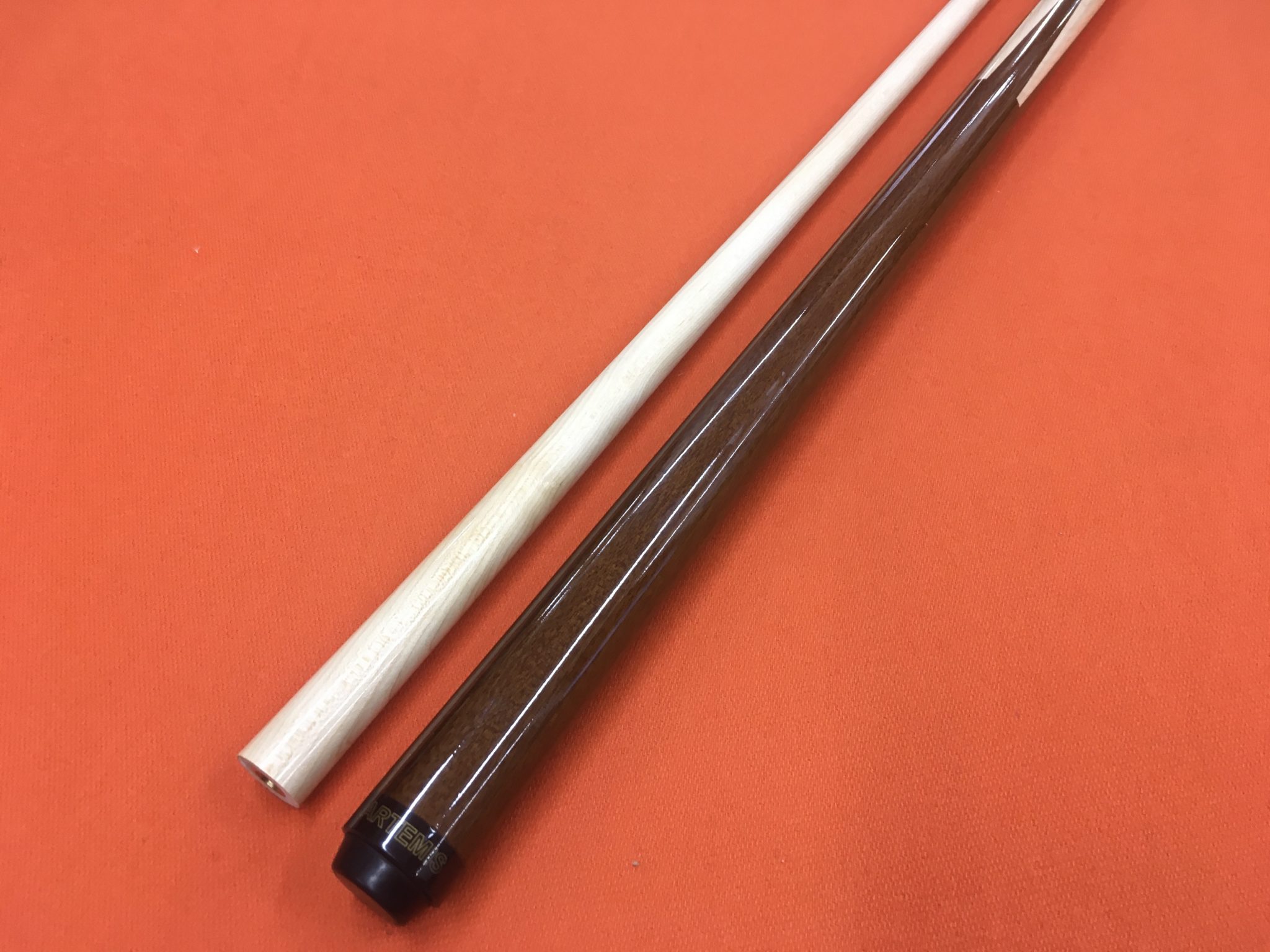 ARTEMIS POOL CUE SNEAKY PETE. California Billiards Longoni