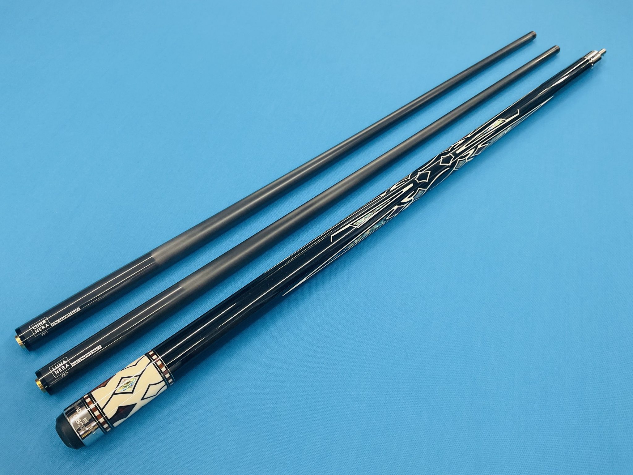 LONGONI CAROM CUE NIRVANA URAL WITH 2 LUNA NERA SHAFTS 11.8 mm ...